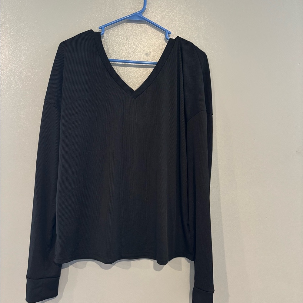Black V-Neck Long Sleeve Top